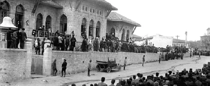Ankara'nın Cumhuriyet Dönemi Toplumsal ve Mekansal Değişim Öyküsü