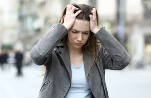 Sosyal Fobi Nedir ve Tedavi Yöntemleri Nelerdir?