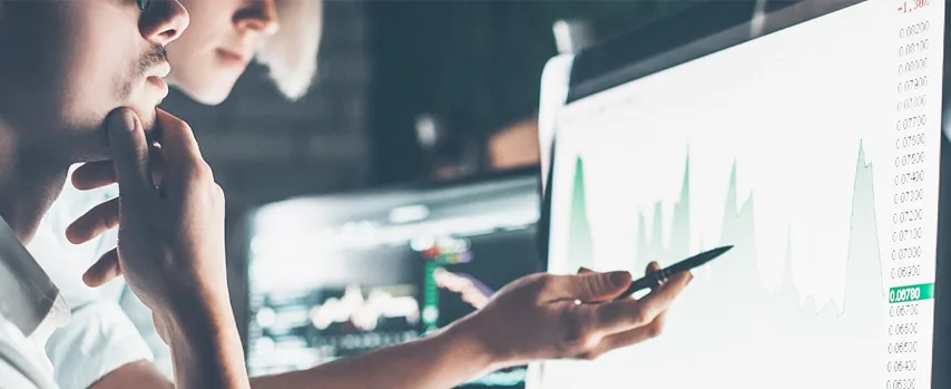 Her yaş grubunda çok sık görülen göz kuruluğunun nedenleri ve arttıran faktörleri nelerdir?